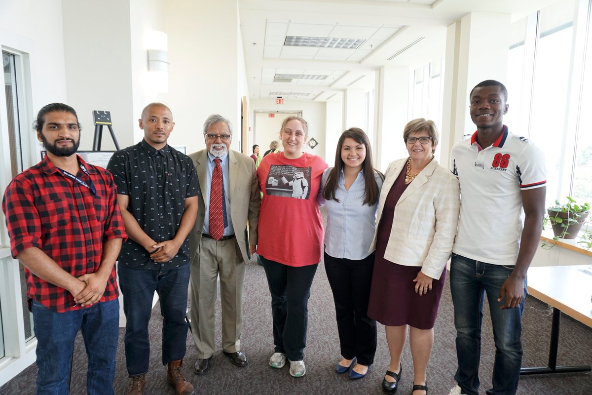 MetroStateSen's tweet image. Senators' meet with interim chancellor of Minnesota State Devinder Malhotra

#metrostate #metrosenate #universitylife #senate
