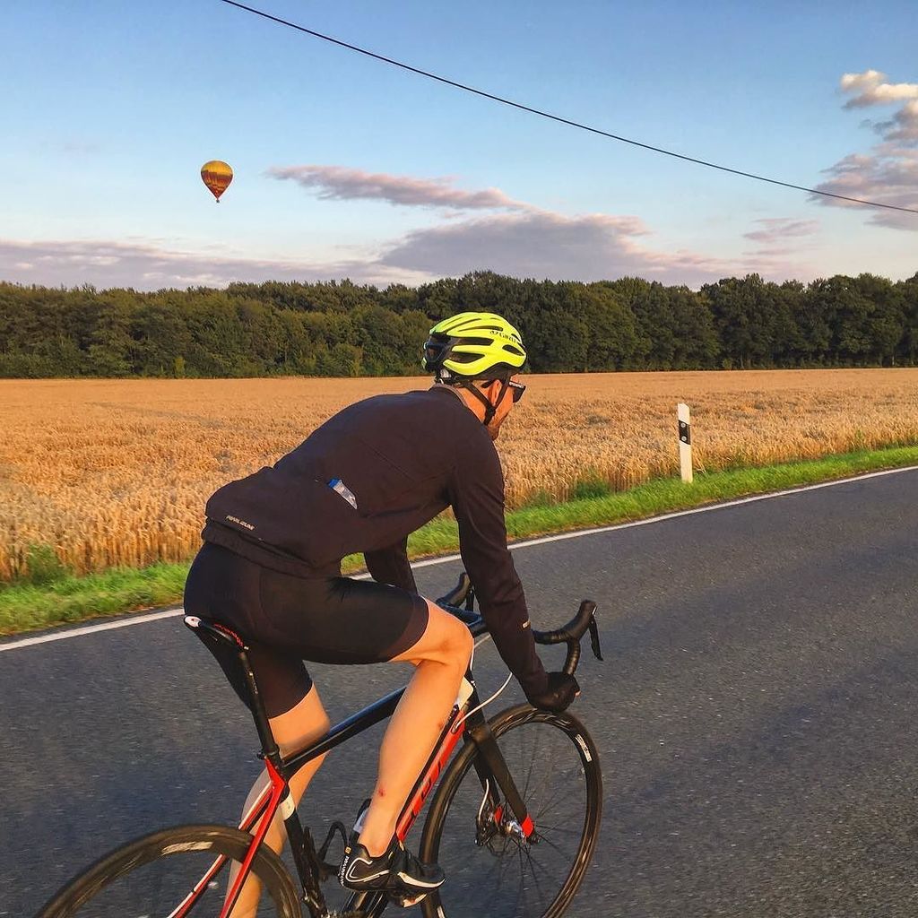 DropbarCycling's tweet photo. #balloon #drpbr #dropbar #lowersaxony #roadcycling #germany 📸 @gregnhah https://t.co/ilVXZa4Xg4