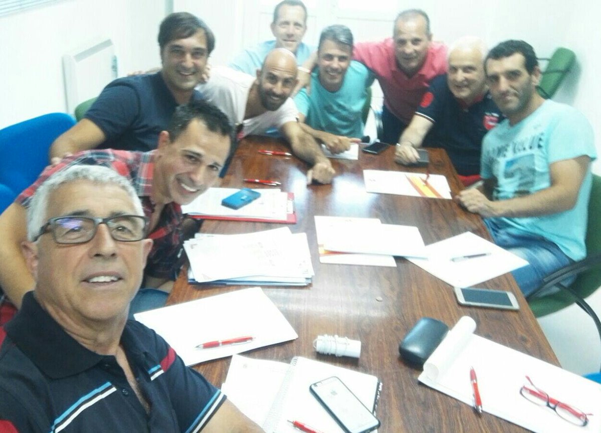 Reunión de la Junta Directiva del Comité de Entrenadores y Asesores. Seguimos trabajando. Creciendo Contigo.