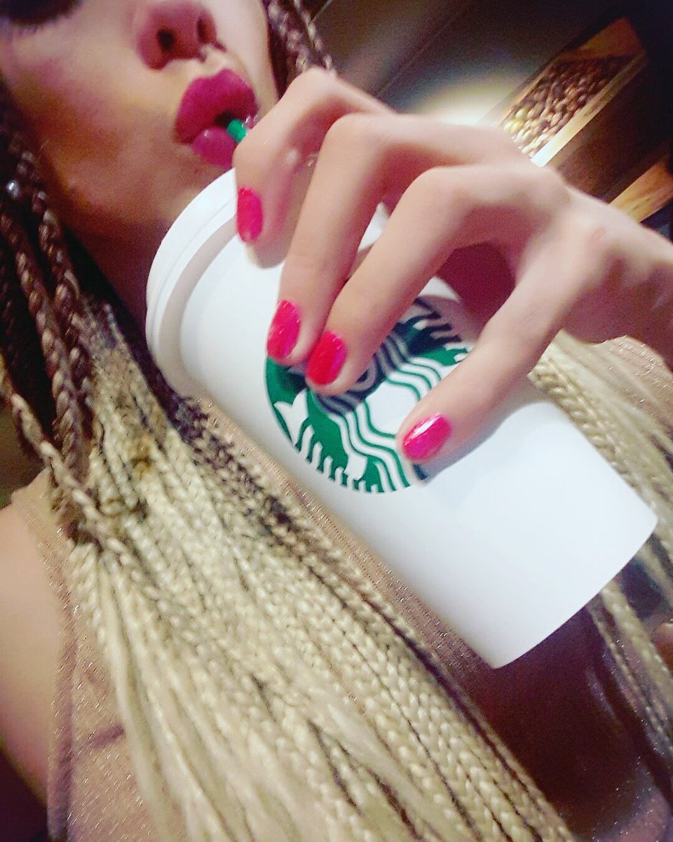 brissjhasmany's tweet photo. Frapuccino en pleno invierno jejej https://t.co/7PWmBLYR5h