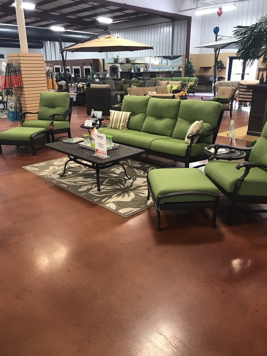 Free Delivery on this 7 piece set from Tropitone!