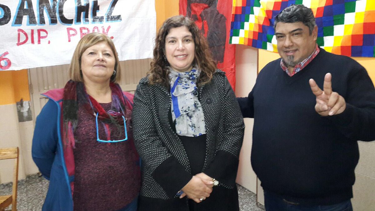 AliciaSanchezSP's tweet photo. Con la compañera Ramona Albornoz, y junto a Juana Peralta y Alberto Landriel, precandidatos a concejales de @Encuentro_TTT #Berazategui ✊�� https://t.co/UaxicUCfcf