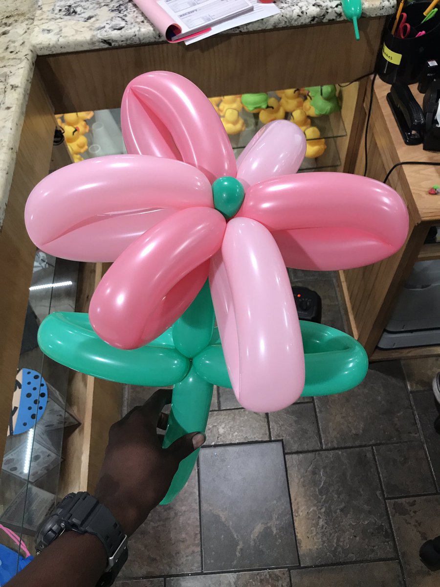 _That1's tweet photo. I do kids parties, festivals, conferences, anything really retweet this so I can find my next client p.s. These are only a few designs https://t.co/95W9gRBfWU