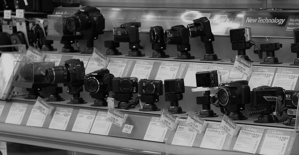 SportsPhoto101's tweet photo. TSA now requires separate screening of your camera. Read PetaPixel l#camera #tsascreening #moredelays #photography https://t.co/cSpyCf7LlB https://t.co/2zxQNkV6nk
