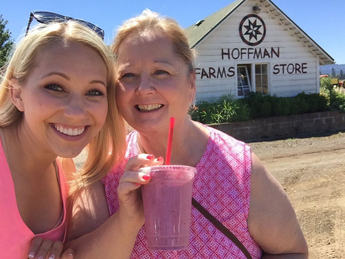 tvalwx's tweet photo. And of course no visit is complete without a trip to Hoffman Farms Store for milkshakes #BerryShake https://t.co/q1FNrWTc07
