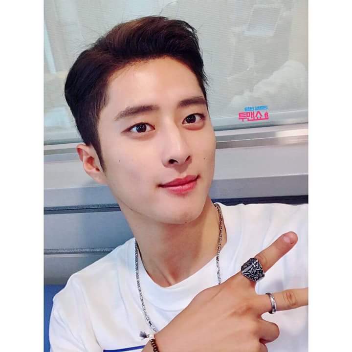 KardProjetosBR's tweet photo. [ATT] 
KARD para o programa Two Men Show na rádio https://t.co/zjJRkMEf50