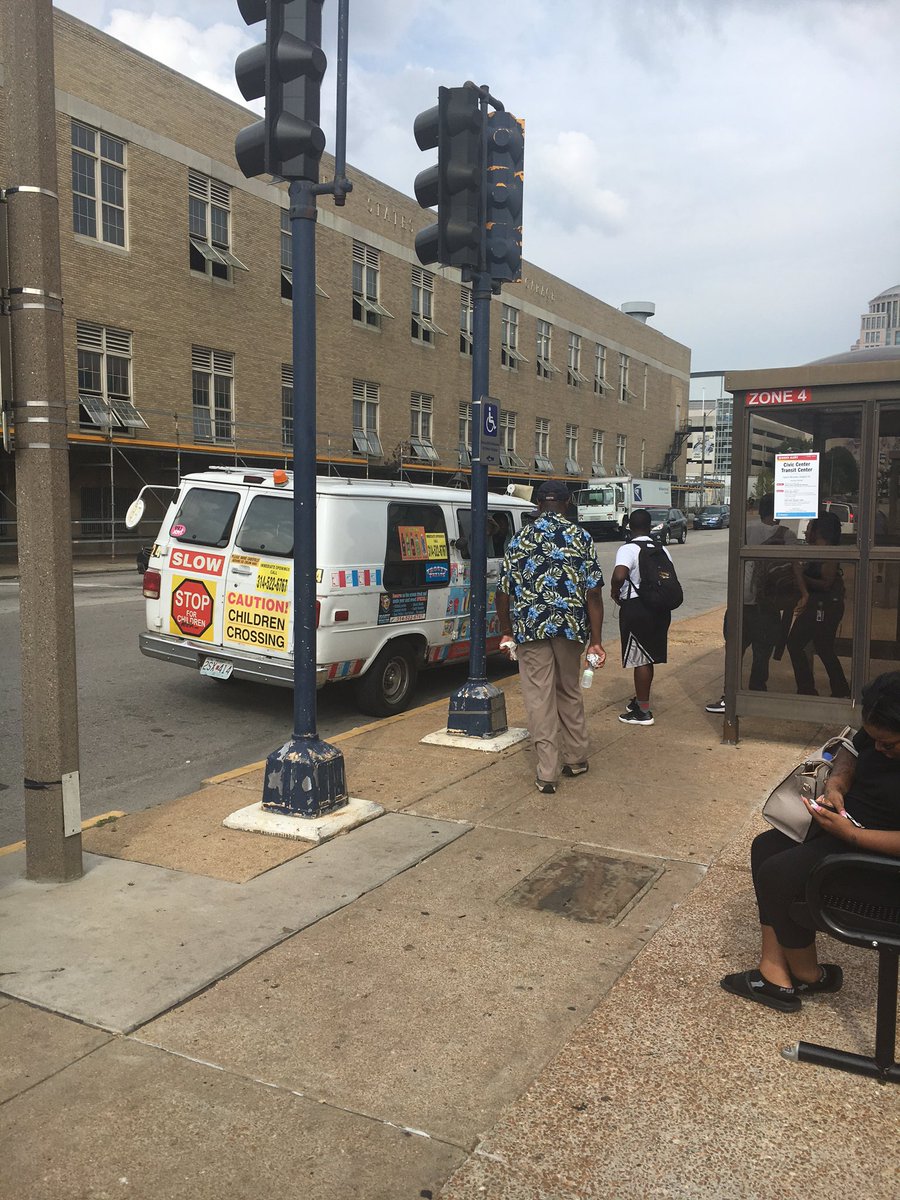 bigcities's tweet image. 1 creepy ice cream van currently @ union station metro. Just said 'hello'... #STLSummer #livetweet #currentstatus