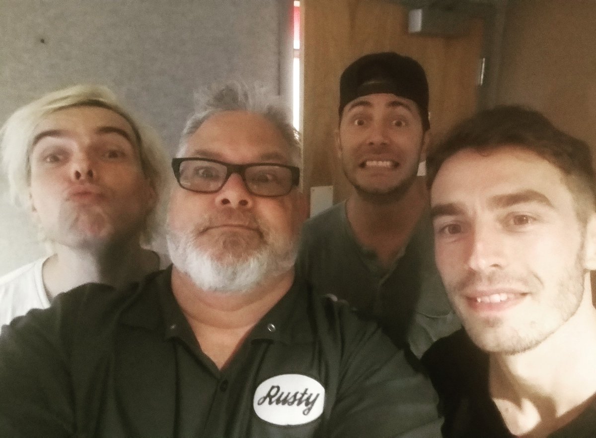 ElDiablo1065's tweet photo. @1065TheEnd hangin' with @NewPolitics in my studio today!  These guys are the real deal!  Come see them tonight at the uptown amp! https://t.co/FNhHz7tW5t