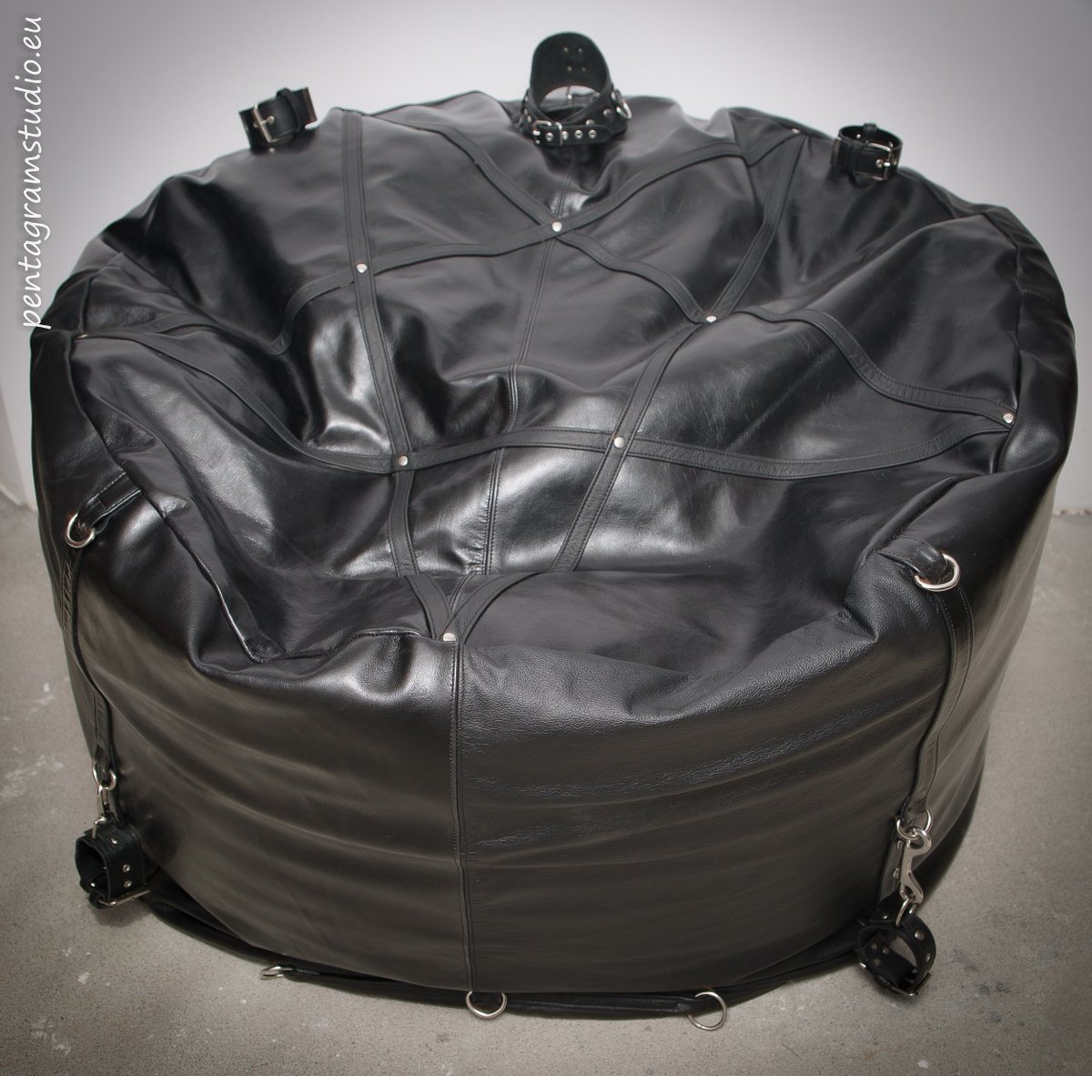 PentagramShop's tweet photo. Leather seat pouf "Black Throne" PROMO PRICE - 20% #leather #bdsm #Promotion #PROMO #leathertoy #leathercraft #bdsmfriends #pentagramshop https://t.co/aNk5OSWY6p