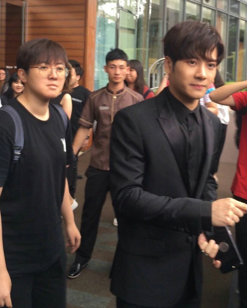 rpg_luv's tweet photo. Jackson (got7) est pris.
@luvjcksn https://t.co/vaSn8BKNM7