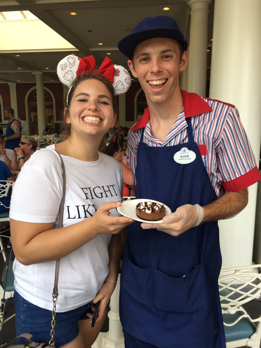 theemilygiron's tweet photo. thank you evan for making my birthday magical ! @WaltDisneyWorld #disneysidecast https://t.co/o3H0R5O4dS