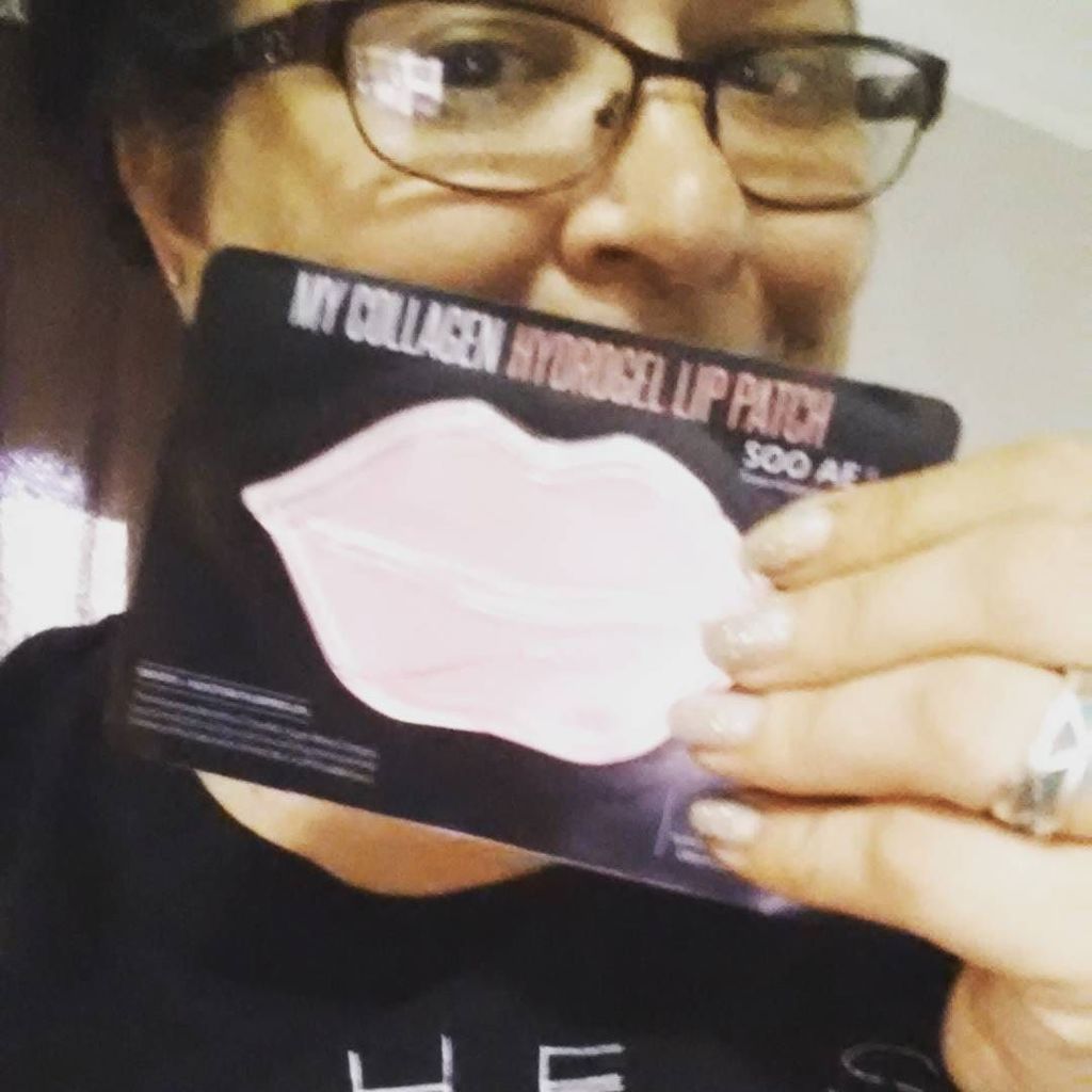 zombiiesque's tweet photo. Fixin' to try out this lip patch. 
#beauty #lips #lippatch https://t.co/rYpv9oUaRT https://t.co/Xcq9yeDf8J