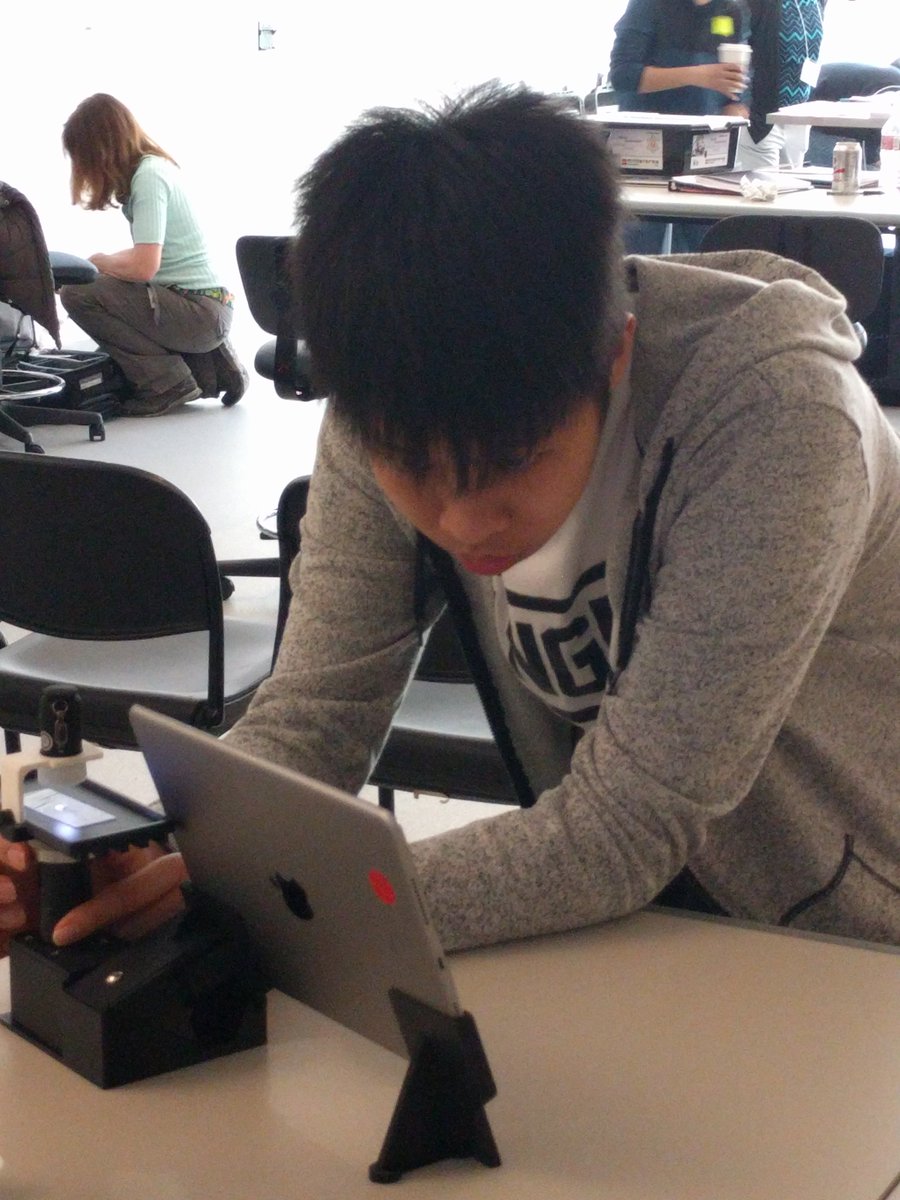SEP_UCSF's tweet photo. Cell Construction Workshop students use the #CellScope as they explore cells, cell systems, and #CellularEngineering @c3STC @UCSF #STEM https://t.co/pZgSu0WM60