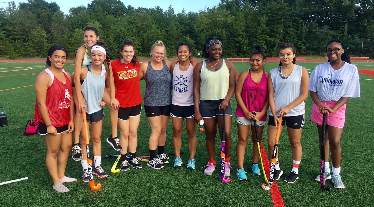 BalloonLisa's tweet photo. Field Hockey girls @ElizabethSeton got together to start conditioning. #GirlPower #SelfMotivated #SETonSeton https://t.co/k8LThOy9QR