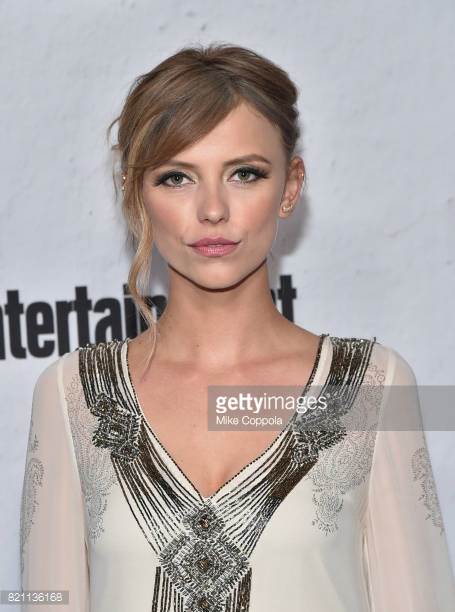 #TheOriginals star #RileyVoelkel puts best face forward at #ComicCon2017 Makeup by @KimberlyBMua using <a href="/MuradSkincare/">Murad Skincare</a> &amp; <a href="/MACcosmetics/">M•A•C Cosmetics</a>