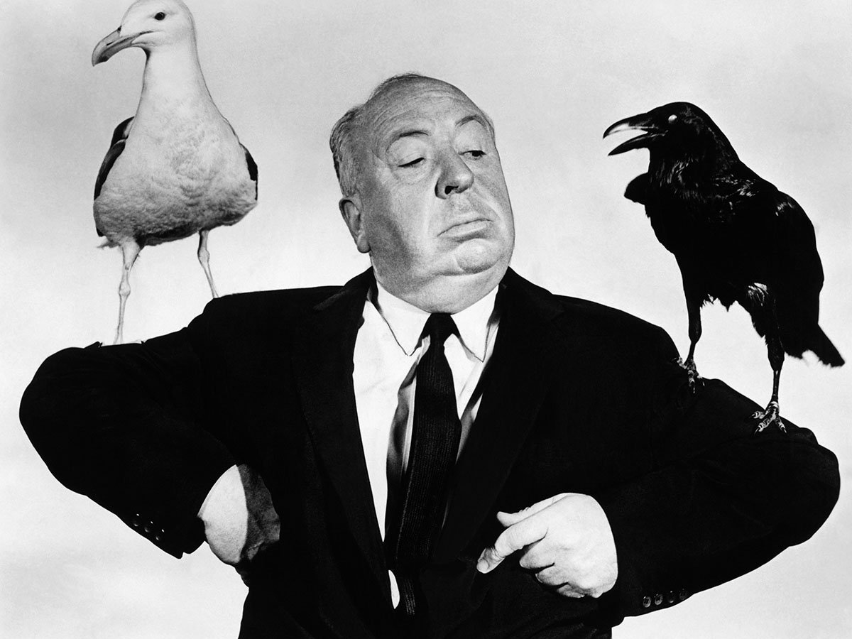 tcm's tweet photo. Remembering Alfred Hitchcock on his birthday, here in a promo photo for THE BIRDS (’63) https://t.co/tLCAwbzHKG