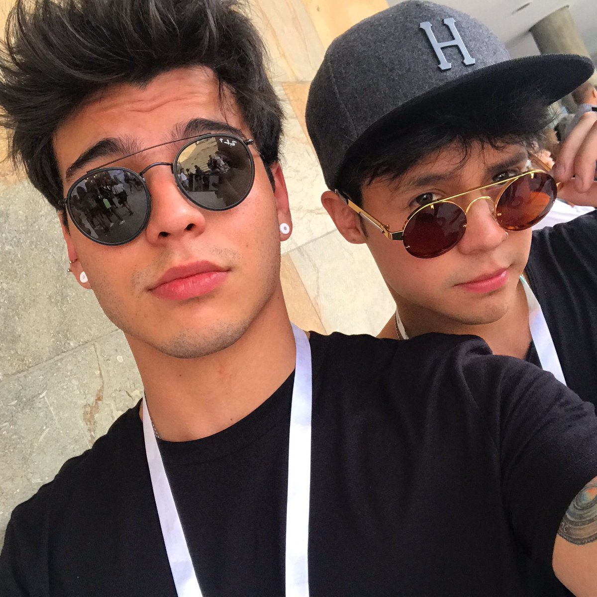 villalobossebas's tweet photo. Parchaitos con el batinovio https://t.co/Y7bhi87s9L