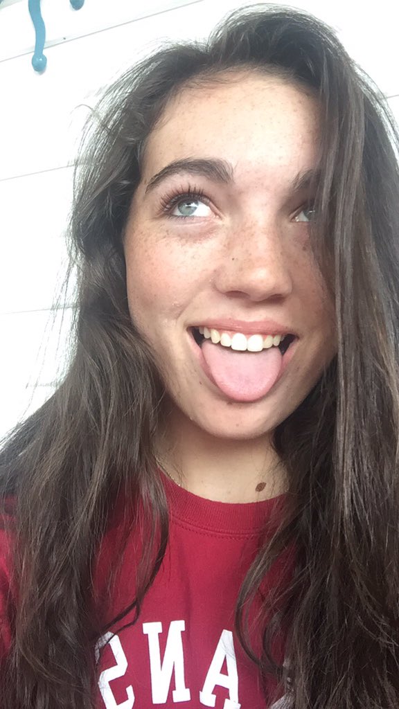 cumbubblestm's tweet photo. maggie / @youngdeanwesley
- 17 (18 in a month:) )
- arkansas woo pig
- i love miles a lot
- i get roasted for saying stupid shit bye https://t.co/tJb1sUMZP7