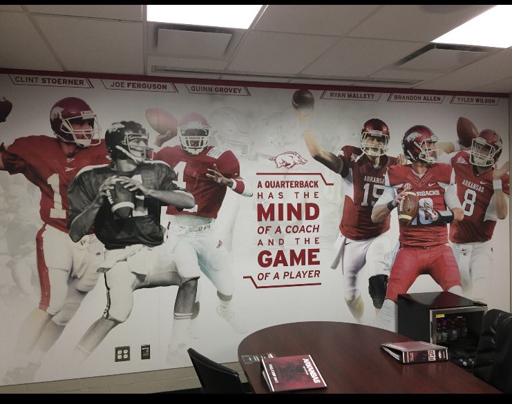 CoachDanEnos's tweet photo. @BrandonAllen_10 @ClintStoerner @Tyler_Wilson8 @quinngrovey4 Ryan Mallett Joe Ferguson New graphic in QB room! Proud to be part of it!! https://t.co/ODgzEj0Nm1