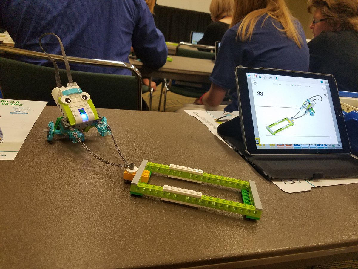 AbbieMata's tweet image. Full of #enrichment and #innovation post #Totsandtechnology #TCEA ...stoked for our future 🍍 #BrAveLearns