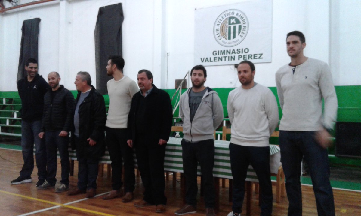 SolariMarcelo's tweet photo. Ahora. Reconocimento del Club Kimberley a sus hijos pródigos del básquet: Mata, Safar, Cavaco, Basabe, Ramella y Narvarte https://t.co/3hPT5wyBGo