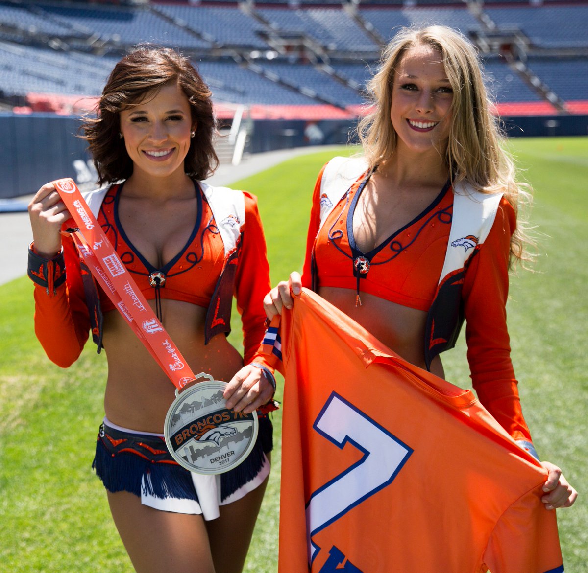 BroncosPromos's tweet photo. The medals are huge, the shirts are retro and the finish line is on the 50. #Broncos7K

Register » https://t.co/jcpcXtOfaQ https://t.co/4KfPpSLtRc