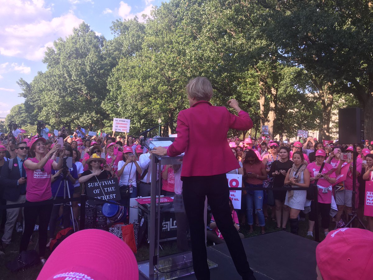 SenWarren's tweet image. We won't let the @SenateGOP pass a bill that defunds Planned Parenthood and strips women's access to basic medical care. We will fight back.