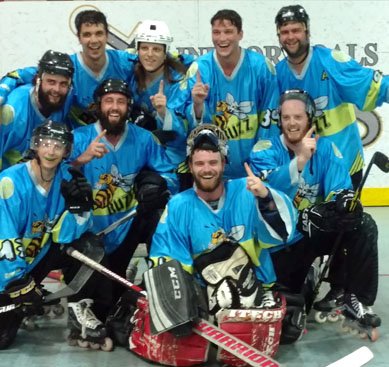 IndoorGoals's tweet photo. Congrats to the Bend Buzz winners of the Adult Div, and to Team Green (wearing yellow) champs of the 30+ Div. #OregonOpen #rollerhockey https://t.co/aysGJef2ru