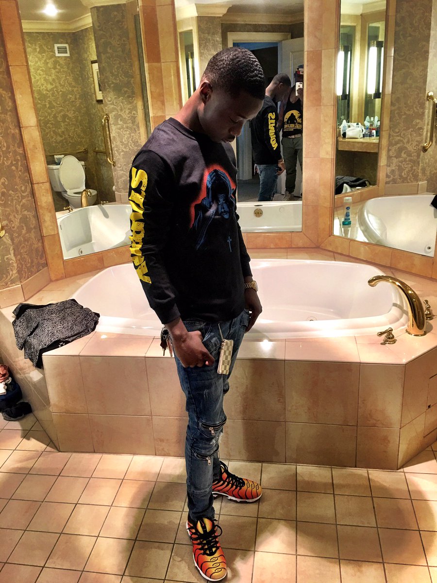 cash1__'s tweet photo. I Came To Get Money My Nigga💵 I Leave That Dumb Shit To You! https://t.co/4whijVYMN7