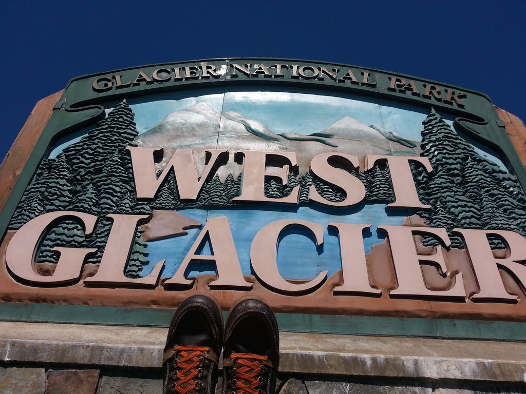 PalladinoP11's tweet image. Pretty stoked to be #goingtothesun in #glaciernationalpark ...the adventure never ends #2alaska #meandmom