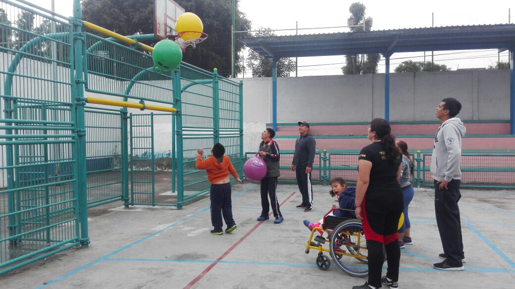 gabysalido's tweet photo. En Curso de Verano 2017 para niños con discapacidad, los chicxs practicaron basquetbol adaptado. Tenemos cupo en el Dep. Pavón.
@RedDownMx https://t.co/bjRuMQxlcY