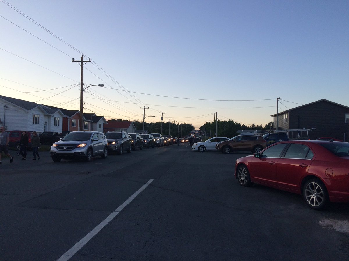 jeffcameron81's tweet photo. If you live in the goulds. Now is not the time for a drive. #nltraffic #ChaseTheAce https://t.co/rnGHv3n61E