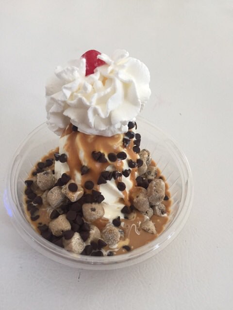 custard_corner's tweet photo. You have until Sunday to order Ashley's Warm Cookie Peanut Butter Sundae to help her advance to the semi finals! https://t.co/QiILCHxERi