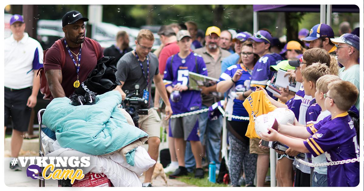 This isn't their first training camp.  The #Vikings vets know their dorm essentials.  📺: mnvkn.gs/pFdALT https://t.co/Q0IRu7owBE