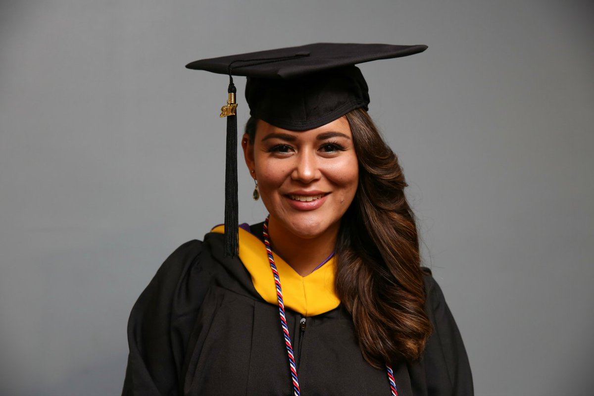 ExcelsiorUniv's tweet photo. Excelsior Class of 2017: Desiree Guzman, Air Force Veteran Soaring Toward Success https://t.co/Wii0JjUzZp https://t.co/8zeXvE2Yjb