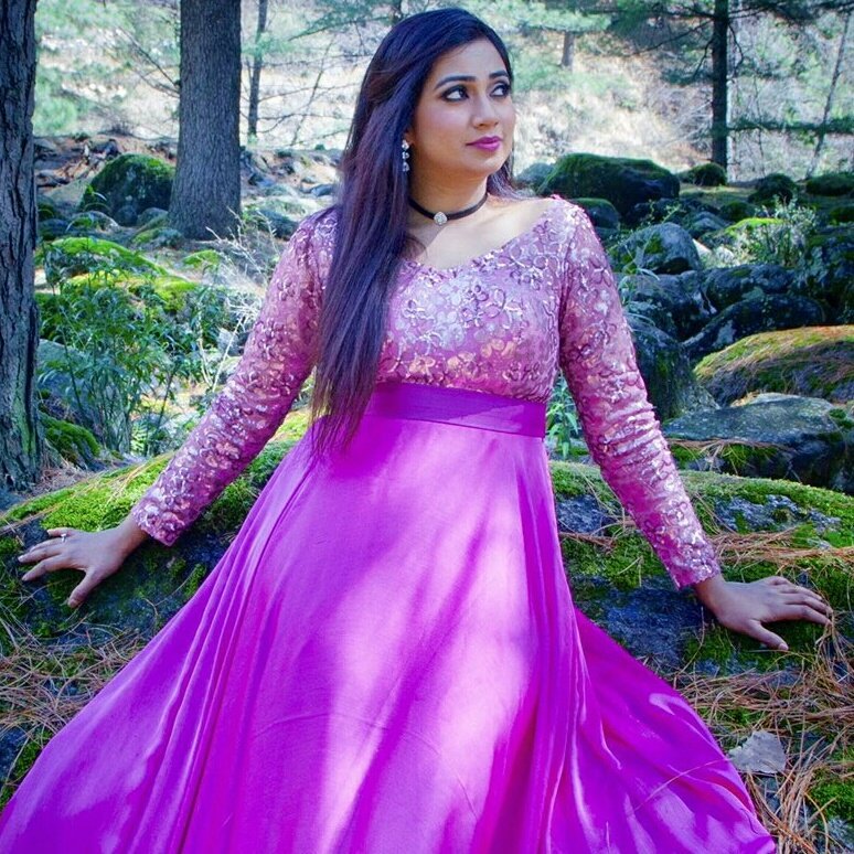 yuktiishma's tweet photo. My #NewProfilePic Dedicated To My Favorite #SingingInspiration 
❤❤ @shreyaghoshal ❤❤ #DhadkaneAzadHain https://t.co/ysIas6dA5s