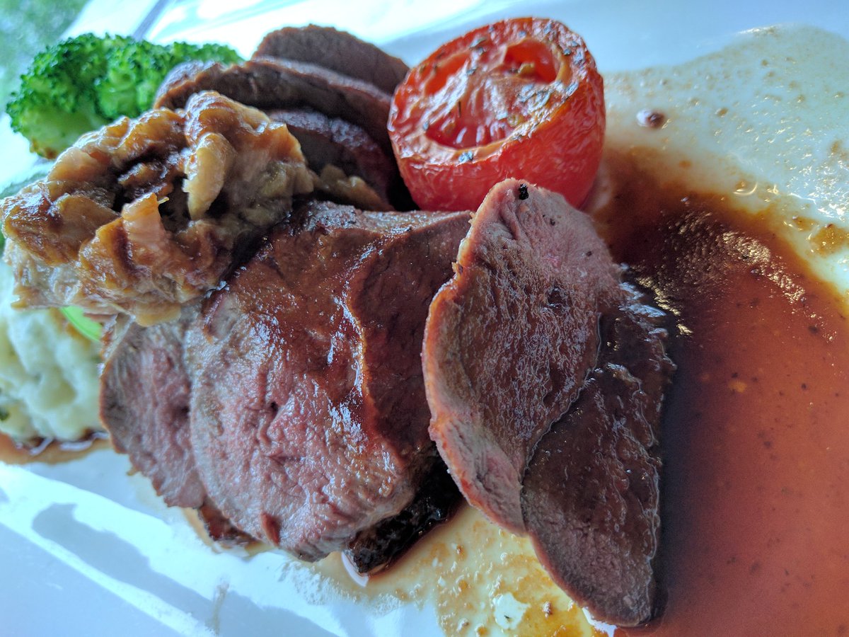 #FeastOn these Specialty Pork Schnitzel and Daily Dinner Feature Duck Margret at @RhubarbHali! #MyHaliburtonHighlands