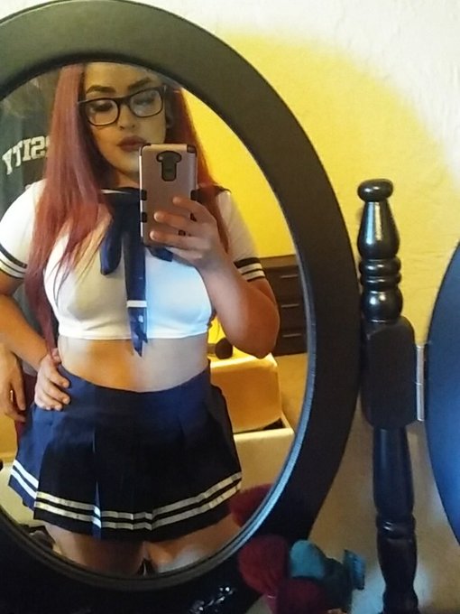 Hopping on MFC in 20 mins💋 add Daisydabsxxx for a good time😜 https://t.co/6KKZCPdCvg