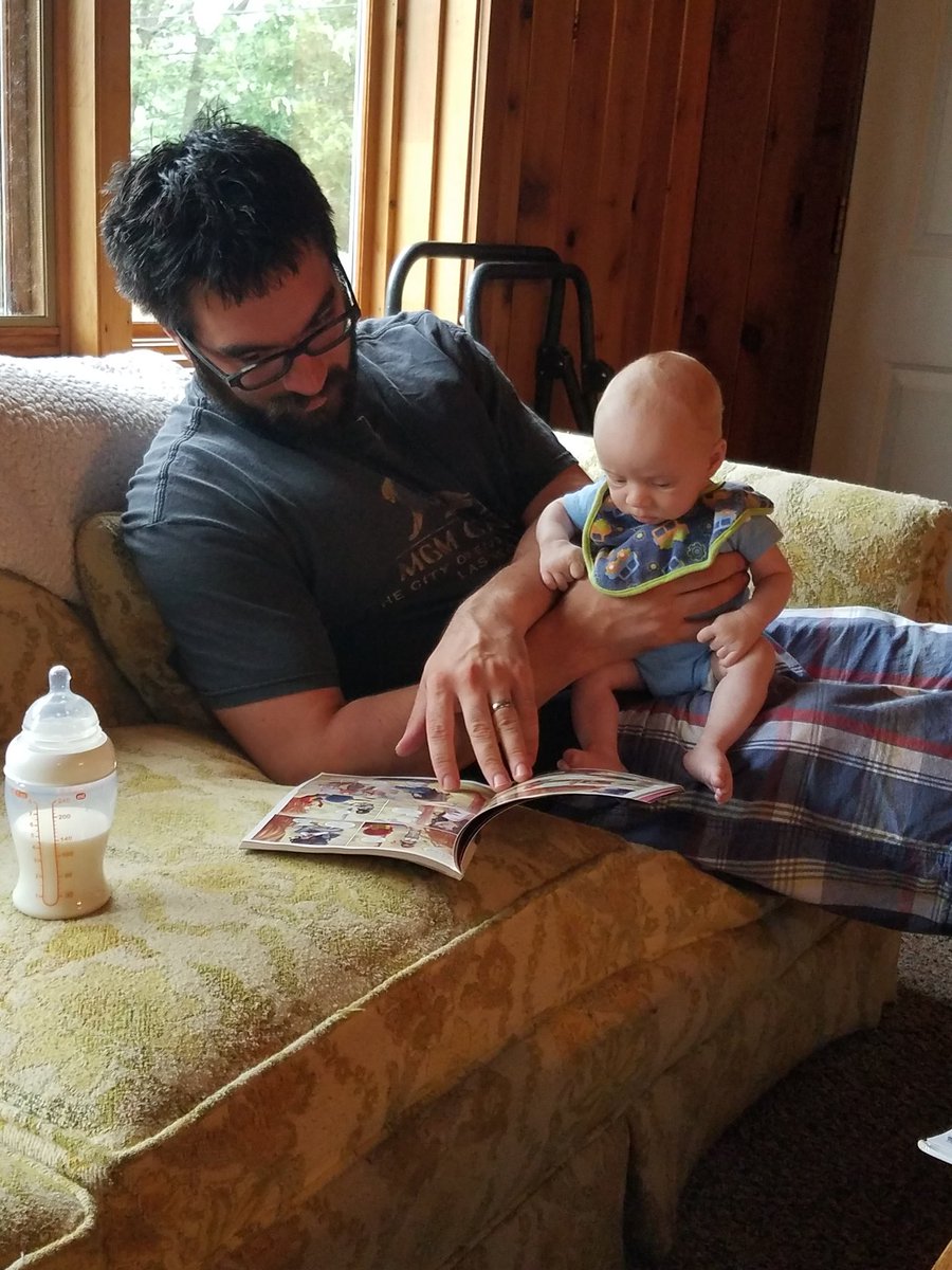 MoserMadness's tweet photo. "And in this occurrence Ms Marvel speaks Arabic" 
Walked in on this. Teaching comics and diversity from the start #daddygameproper #dadlife https://t.co/7YgBIx7b3r