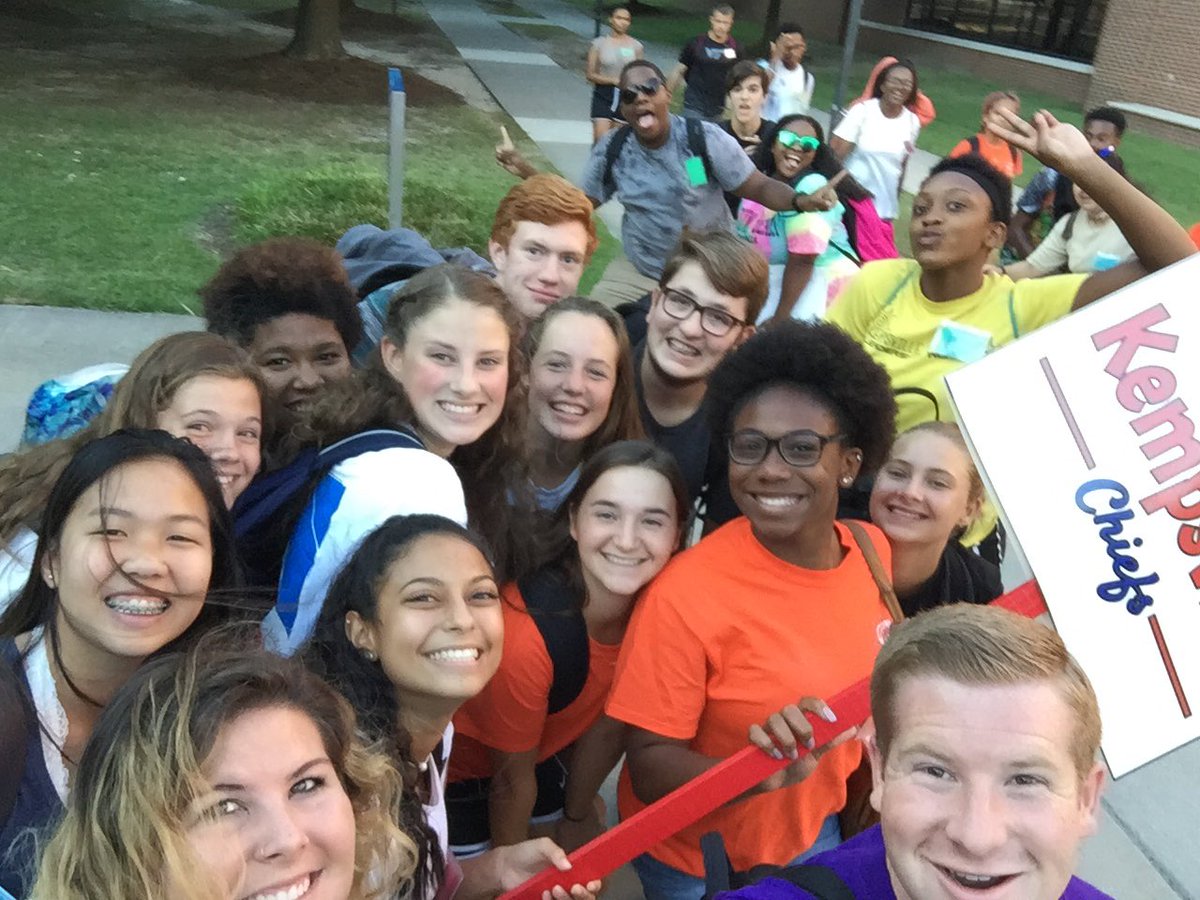 DrewMidgette's tweet photo. Love spending my week with this crew! @khssca #gochiefs https://t.co/Psr5aYuJJM