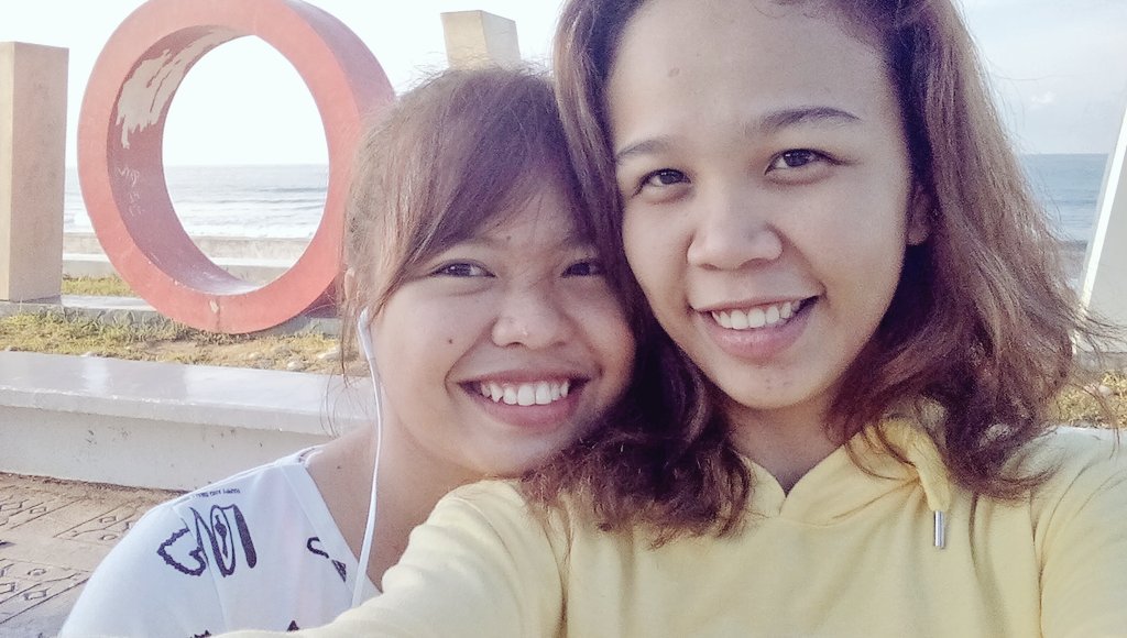 mzheartjimin's tweet photo. Friends? They can help to ease your pain. With this pretty little lady... :) @hzlqn
#donejogging https://t.co/WwwLiJEd6a