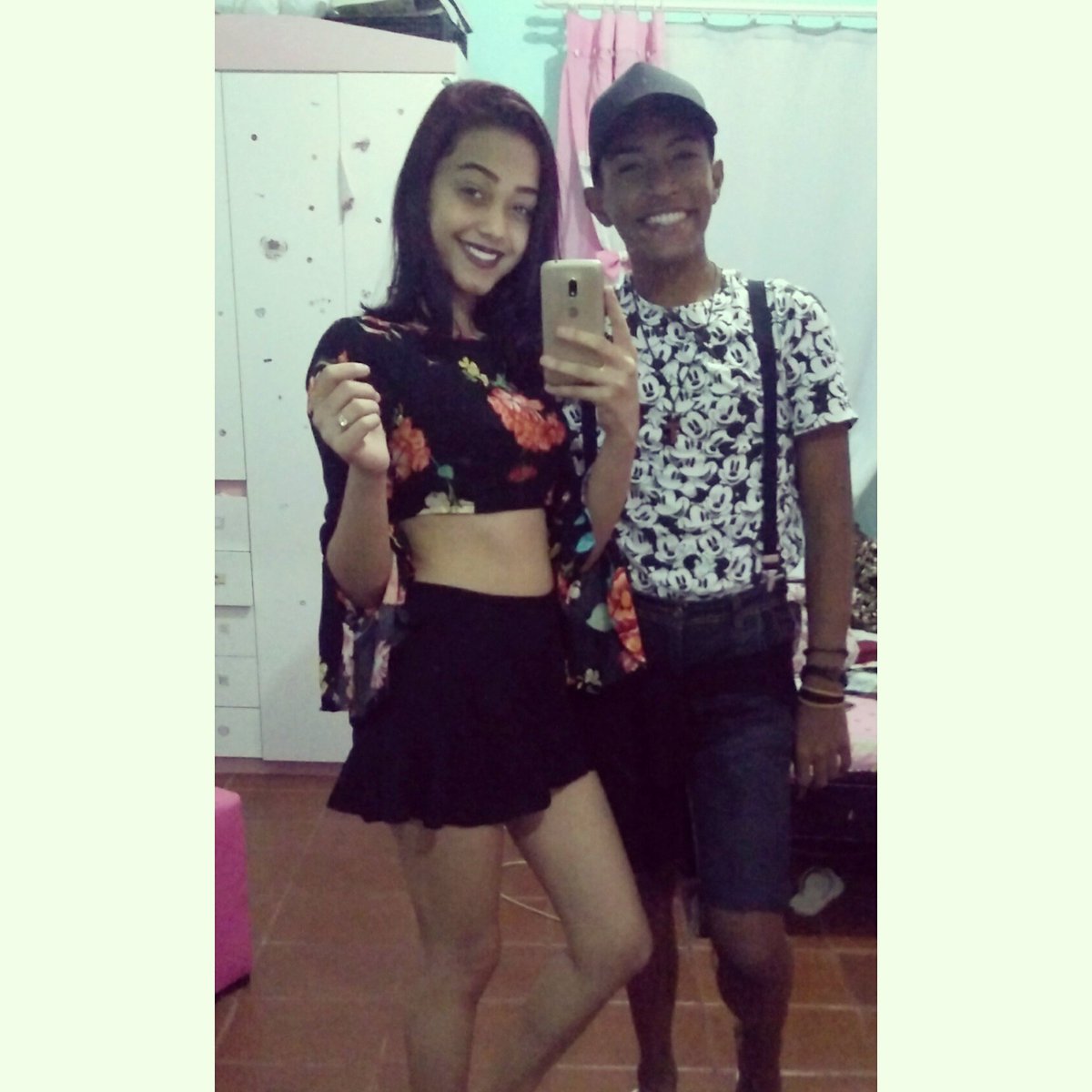 thay_henriques's tweet photo. Falou que é zueira convoca 🎈❤😍 
#guih https://t.co/XCMHcKx10d