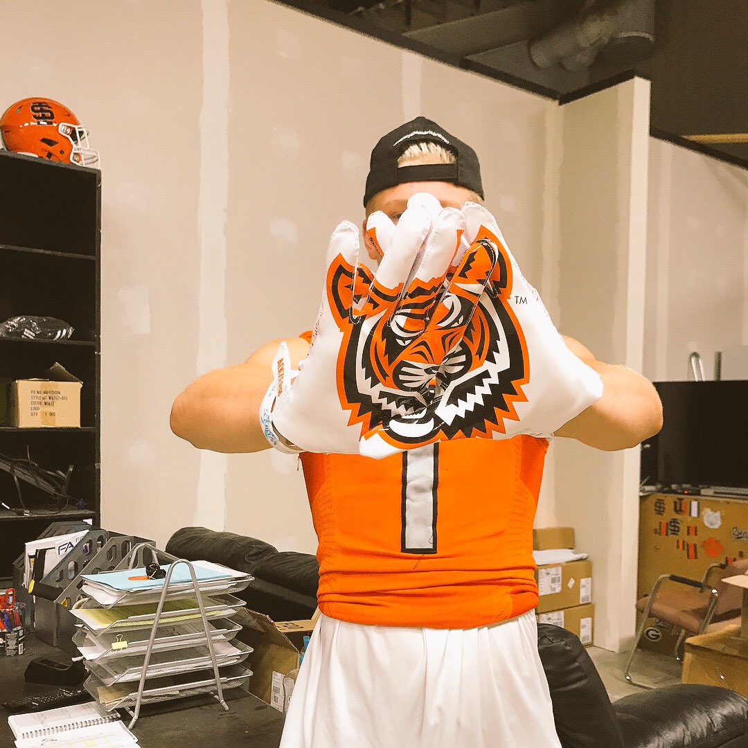 jef_harr1s's tweet photo. It's official! Go Bengals!! 🐅🔶⚪️🔶 https://t.co/zcAcQ8XsVC
