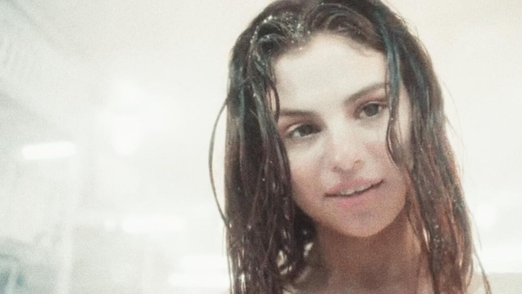 SellenaMGoomez's tweet photo. #SelenasNewVideoOutNow https://t.co/2dsk9DrmmT
