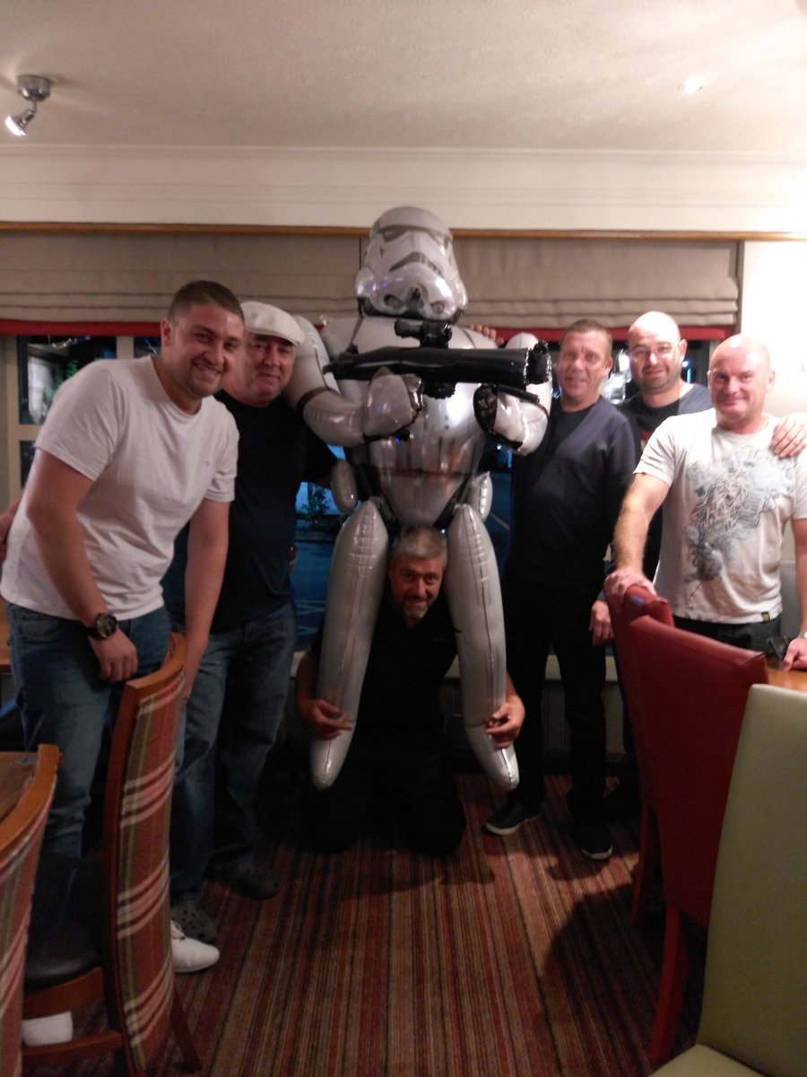 louisecoates95's tweet photo. Our regular guest who up working for Nissan celebrating his birthday again @TheWessingtonBF  @paul27pearson @JNicholson82 @WeAreSUGM https://t.co/E1emycMVjr