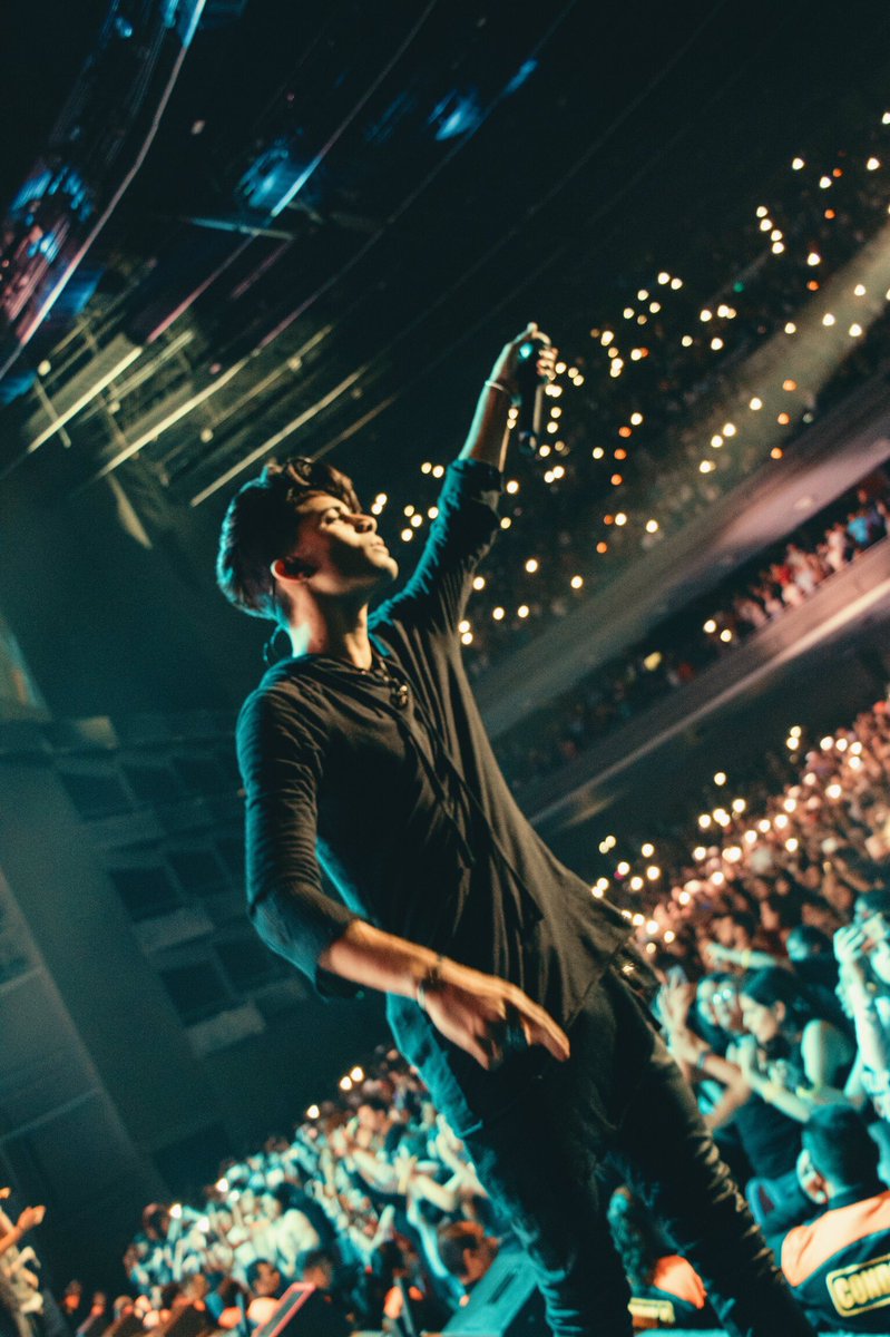 Erickwithme's tweet photo. @ErickBrianColon Yo me enamoro de lo extraordinario, de lo difícil, de lo inalcanzable, de lo que duele, de ti💘 https://t.co/qf4cSZ7aV7