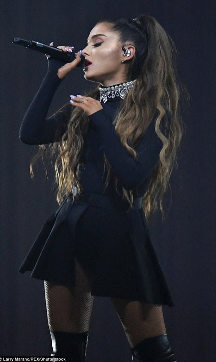 grandeebizzlee's tweet photo. She is actually the cutest human in this world https://t.co/zMvqfAUAPq