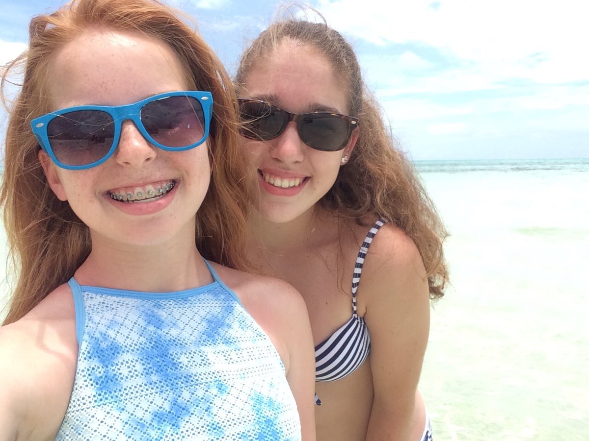 alyssafogel's tweet photo. 2 years later❤️ @haleyy_hj https://t.co/k4NTON004p