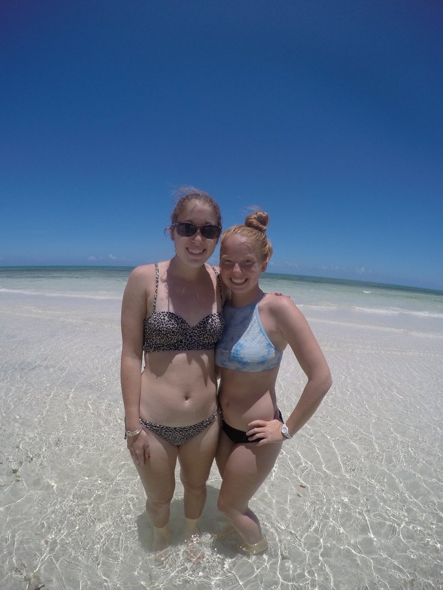alyssafogel's tweet photo. 2 years later❤️ @haleyy_hj https://t.co/k4NTON004p