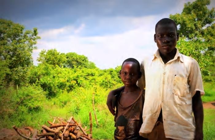 DarylCrowden's tweet photo. @WorldVision assists in #Uganda where 100 children a day cross the border without their parents  @AusHumanitarian https://t.co/2k5d0m3YDQ https://t.co/DHdRSRHECG